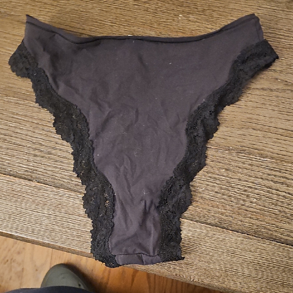SKIMS Black Lace Accent Panties - Picture 3 of 3